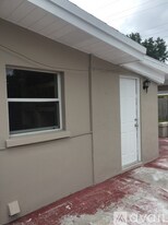 2715 Ingot Pl in Sarasota, FL - Building Photo