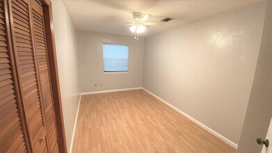 2081 Continental Ave in Tallahassee, FL - Building Photo - Building Photo