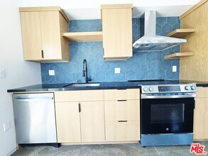 1340 1/2 2nd Ave in Los Angeles, CA - Building Photo - Building Photo