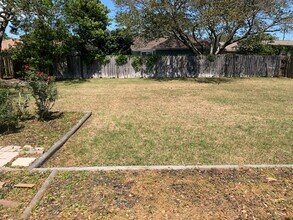 806 Boulevard De L'Orleans in Mary Esther, FL - Building Photo - Building Photo