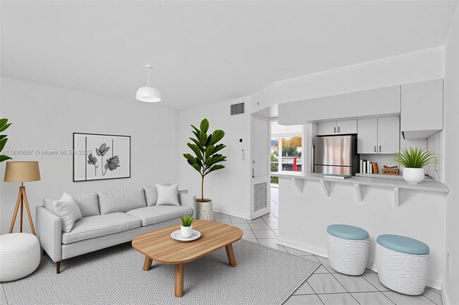 345 Michigan Ave in Miami Beach, FL - Foto de edificio - Building Photo