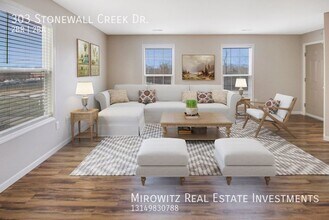 303 Stonewall Creek Dr in O'Fallon, MO - Building Photo - Building Photo