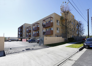 Avila Heights in North Hollywood, CA - Foto de edificio - Building Photo