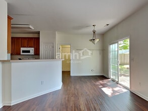 341 Surrywood Dr in Greenville, SC - Foto de edificio - Building Photo
