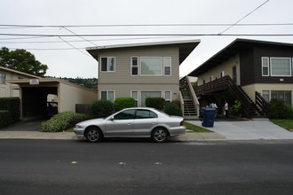 1140 Elmer St in Belmont, CA - Building Photo - Building Photo