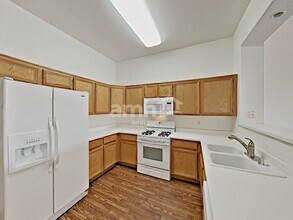 2849 Serenidad Dr in Las Vegas, NV - Building Photo - Building Photo