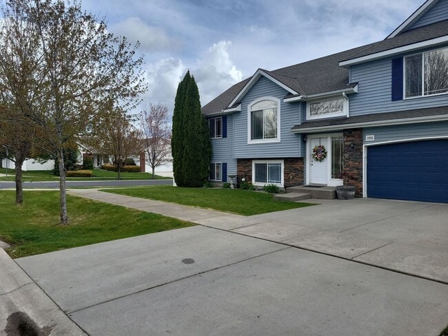 2870 N Dandelion St in Post Falls, ID - Building Photo - Building Photo