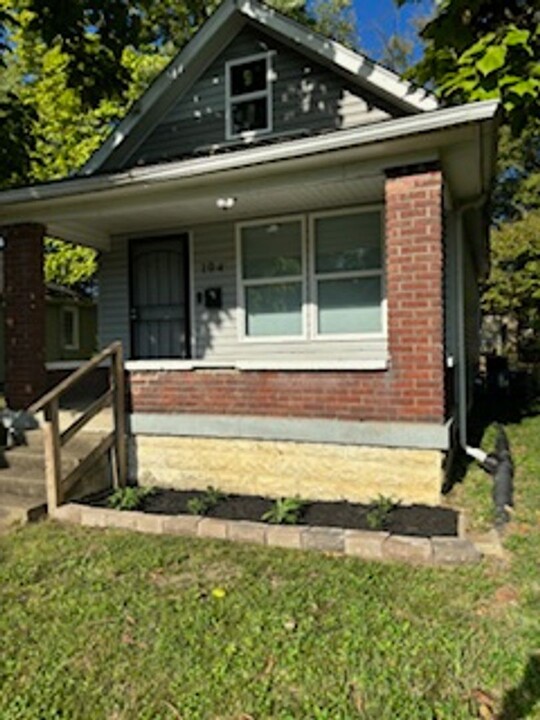 104 Boston Ct in Louisville, KY - Building Photo