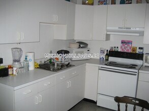 226 Parker Hill Ave, Unit 15 in Boston, MA - Building Photo - Building Photo