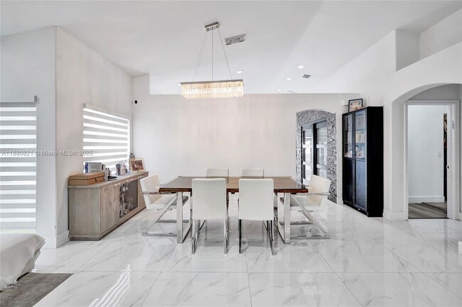 4955 SW 33rd Ave in Fort Lauderdale, FL - Foto de edificio - Building Photo