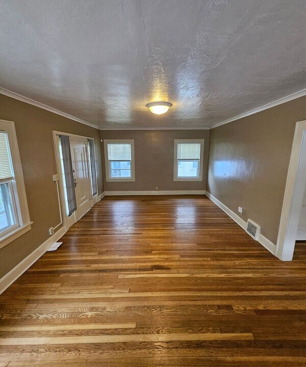 5318 Harrison St in Kansas City, MO - Building Photo