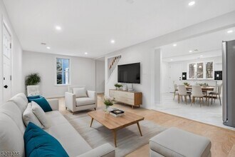 567 Eagle Rock Ave in West Orange, NJ - Building Photo - Building Photo