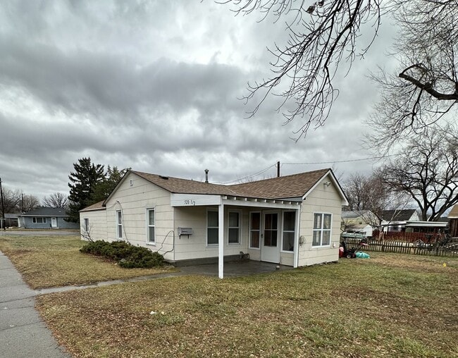 property at 520 7th Ave