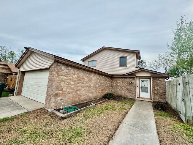 8105 Baylark Dr in Corpus Christi, TX - Building Photo - Building Photo