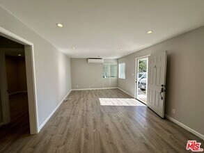 1591 W 35th Pl in Los Angeles, CA - Building Photo - Building Photo