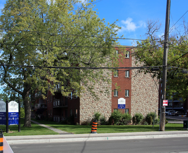 Glenview Apartments in Hamilton, ON - Building Photo - Building Photo