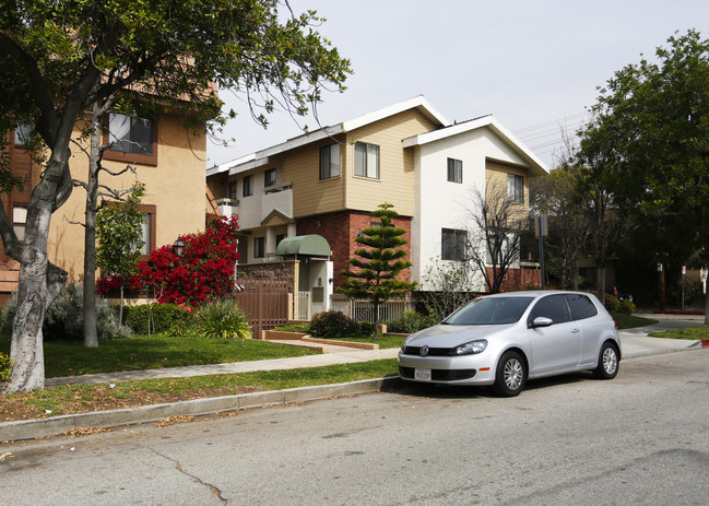 601 W Lexington Dr in Glendale, CA - Building Photo - Building Photo