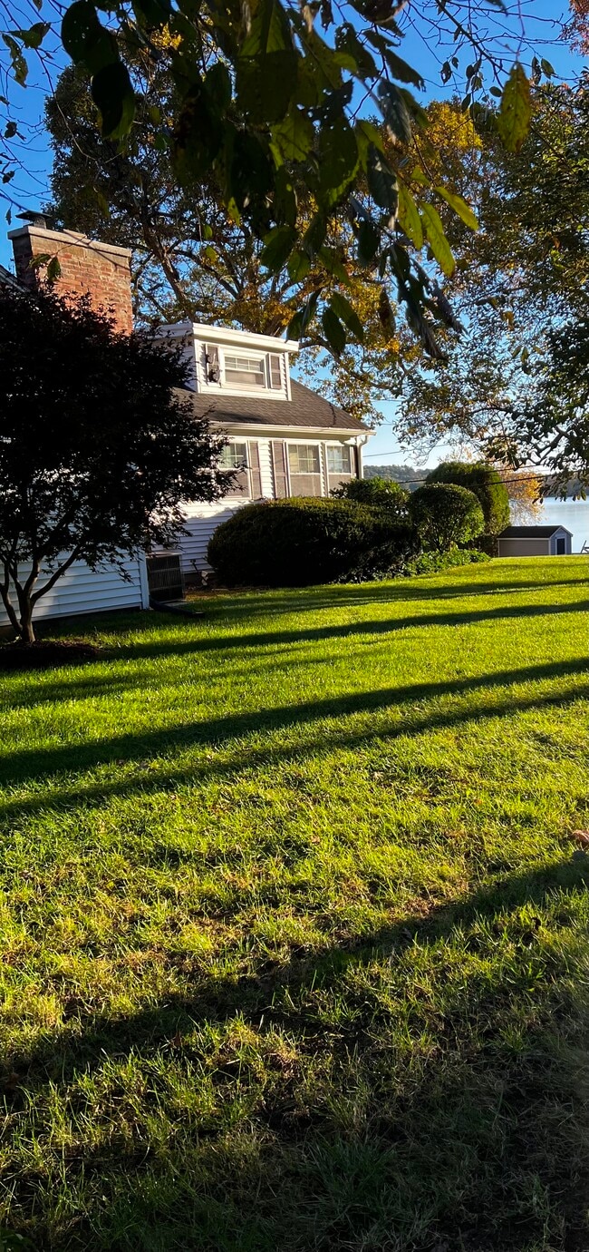 25 Chickering Rd in Spencer, MA - Building Photo - Building Photo