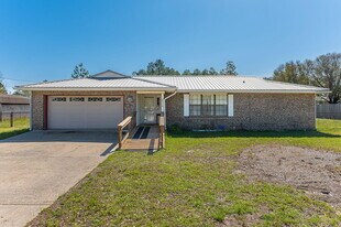 852 Twin Lakes Dr in Defuniak Springs, FL - Building Photo