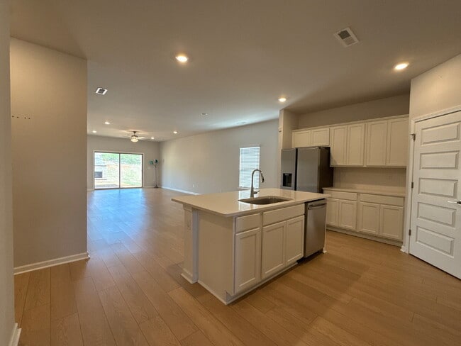 280 Shangrila Wy in Meridianville, AL - Foto de edificio - Building Photo