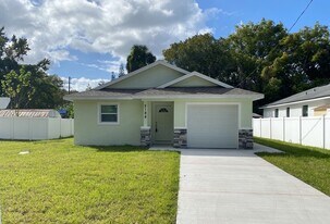 2188 Hawkins Ave in Sanford, FL - Building Photo