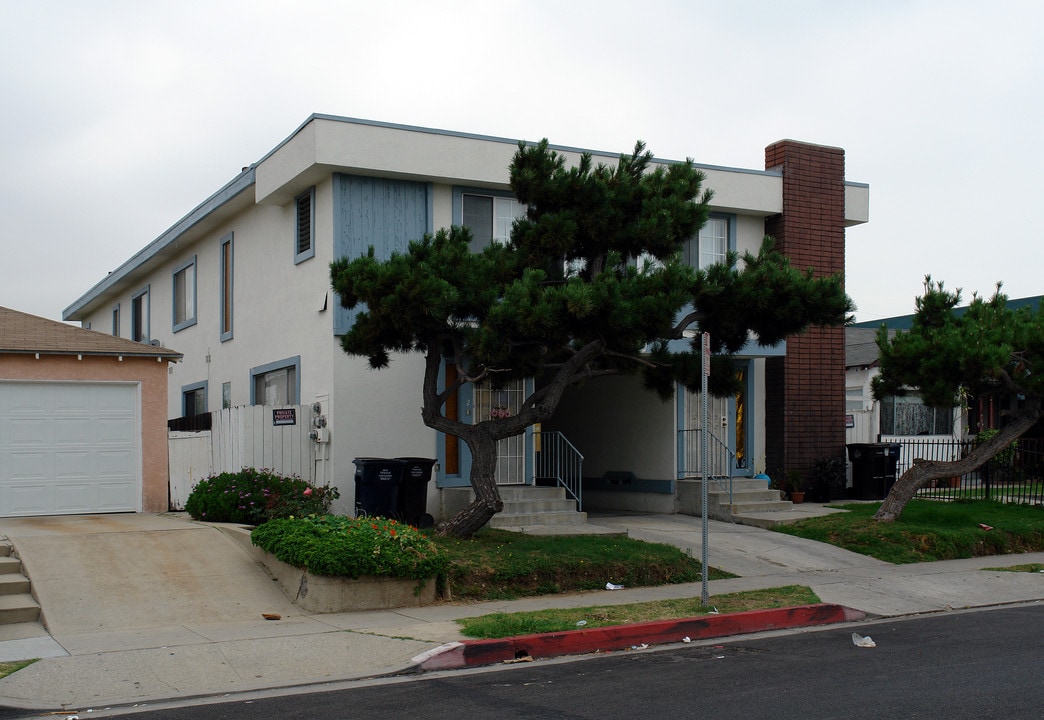 11529 Eucalyptus Ave in Hawthorne, CA - Building Photo