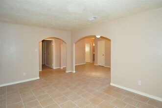 4710 Pine St in Seabrook, TX - Building Photo - Building Photo