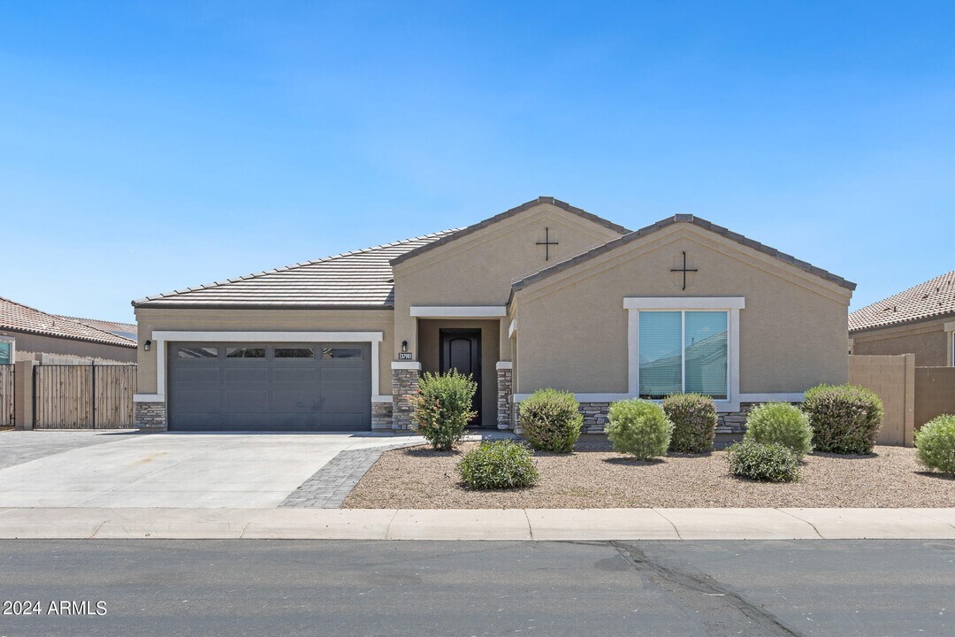 37981 W Montserrat St in Maricopa, AZ - Building Photo