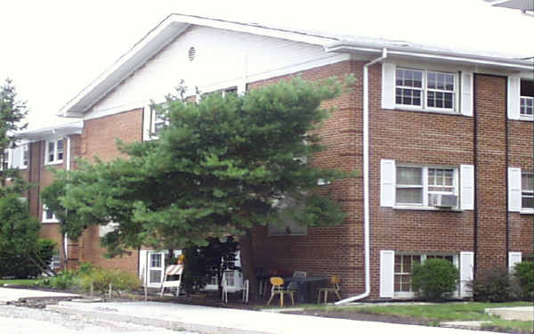 10106 Hartford Ct in Schiller Park, IL - Building Photo