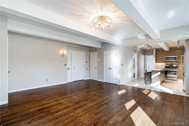 6 Palmer Ave in Scarsdale, NY - Building Photo - Building Photo