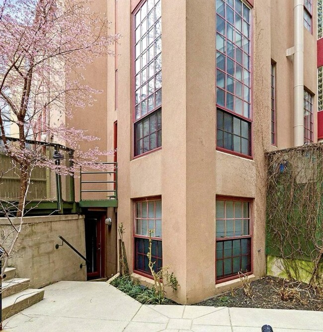 1426 Rhode Island Ave NW, Unit B2 in Washington, DC - Foto de edificio - Building Photo