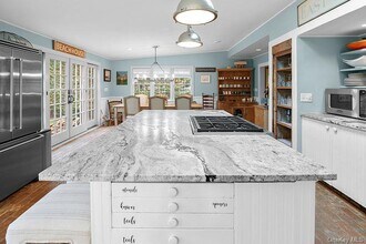 80 Rte 114 in Wainscott, NY - Building Photo - Building Photo