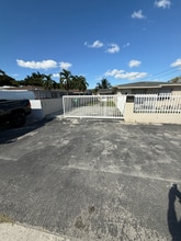 3163 NW 29th St, Unit 3163 A in Miami, FL - Building Photo - Building Photo
