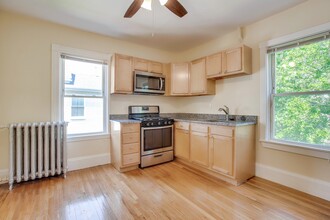 127 Summer St in Somerville, MA - Building Photo - Interior Photo