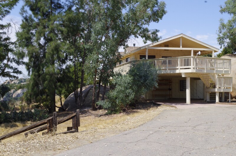 18988 Via Pamela in Jamul, CA - Building Photo