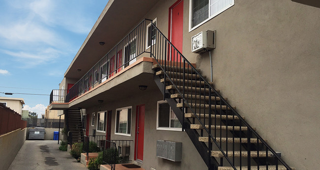 The Erwin Apartments in Van Nuys, CA - Building Photo - Building Photo