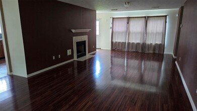 10822 Glenora Dr in Houston, TX - Building Photo - Building Photo