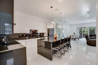 2962 NW 10th Ct in Fort Lauderdale, FL - Building Photo - Building Photo