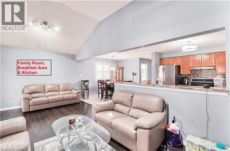 112 Hollyridge Crescent in Kitchener, ON - Building Photo - Building Photo