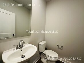 3219 Finchborough Ct in Charlotte, NC - Building Photo - Building Photo