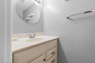 9071 Loreleigh Way in Fairfax, VA - Building Photo - Building Photo