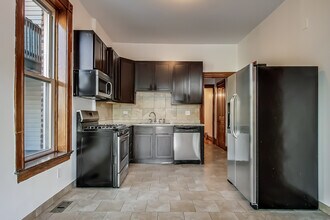 1138 W Addison St in Chicago, IL - Building Photo - Building Photo