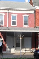 121 S Main St in Spring Grove, PA - Building Photo