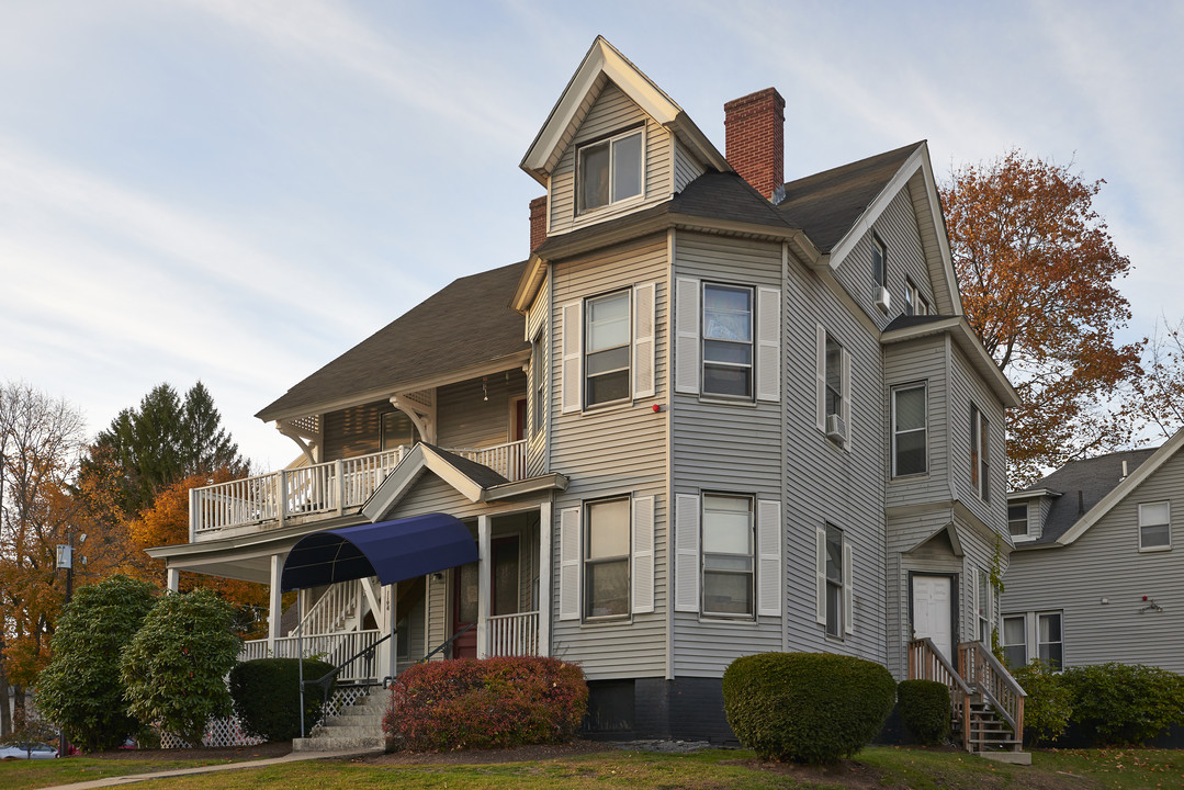 1194 Main St in Worcester, MA - Foto de edificio