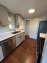 5136 Fieldcrest Dr in Pittsburgh, PA - Building Photo - Building Photo