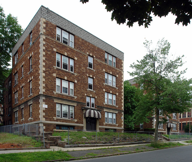 41-49 School St in Springfield, MA - Foto de edificio - Building Photo