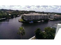 401 Golden Isles Dr in Hallandale Beach, FL - Building Photo - Building Photo