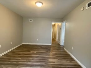 6421 Oak Park Dr in Memphis, TN - Building Photo - Building Photo