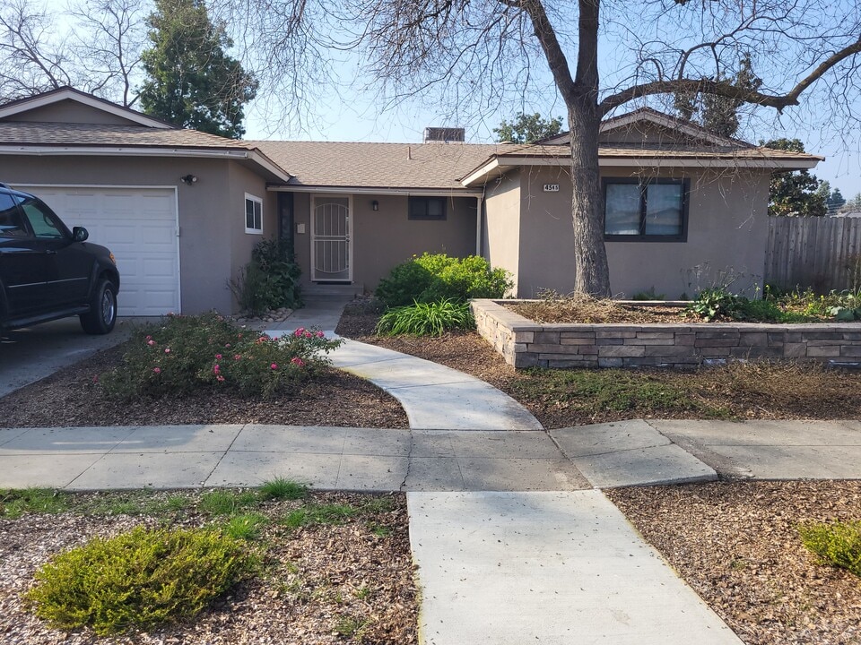 4545 N Meridian Ave in Fresno, CA - Building Photo