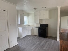 1621 N 18th St in Waco, TX - Building Photo - Building Photo